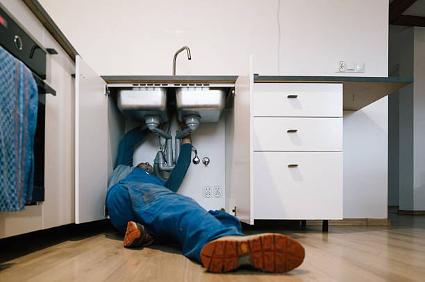 Professional Emergency Plumber technician working in Jonesville, NC
